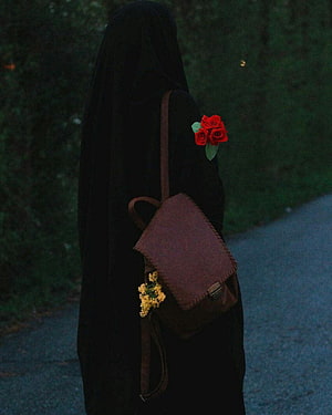 Woman in Black Hijab Carrying Leather Bag with Red Roses and Yellow Flowers, 4 Beautiful Cute Girls Islamic for WhatsApp, instagram profile HD phone wallpaper