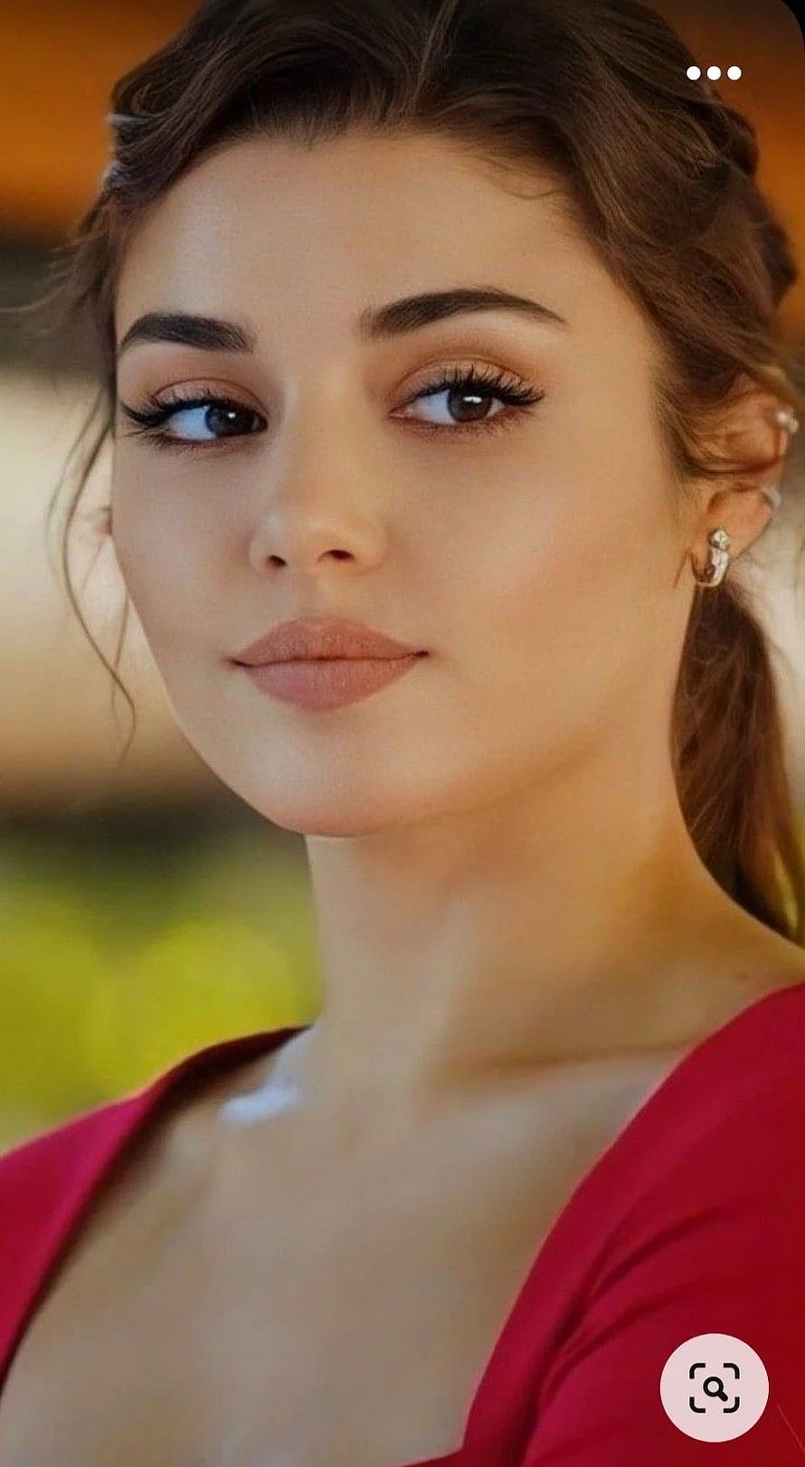 Portrait of a Woman in a Red Top with Elegant Makeup and Soft Lighting, Hande ercel cute hande ercel latest pics – Artofit, hande ercel mobile HD phone wallpaper