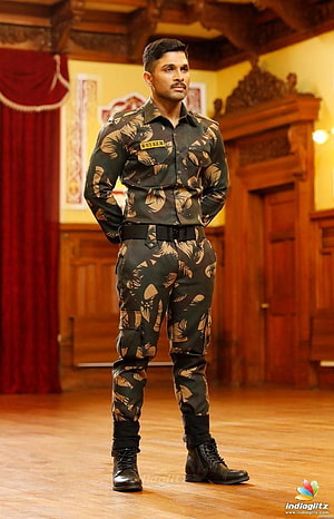 Allu Arjun in Surya Military Camouflage Uniform for Pushpa 2 Movie Still HD phone wallpaper