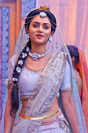 Divya Darshini Kannan in Traditional Indian Saree with Floral Hair Braid and Gold Jewelry HD phone wallpaper