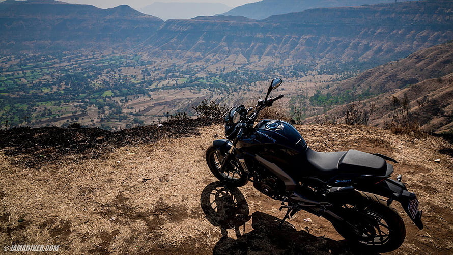 Bajaj Dominar 400 Motorcycle Parked on a Mountain Ridge Overlooking a Valley HD wallpaper