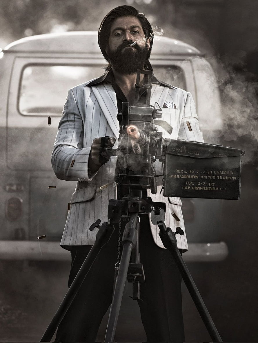 Ranveer Singh as Sanjay Dutt in Sanju movie poster holding machine gun HD phone wallpaper