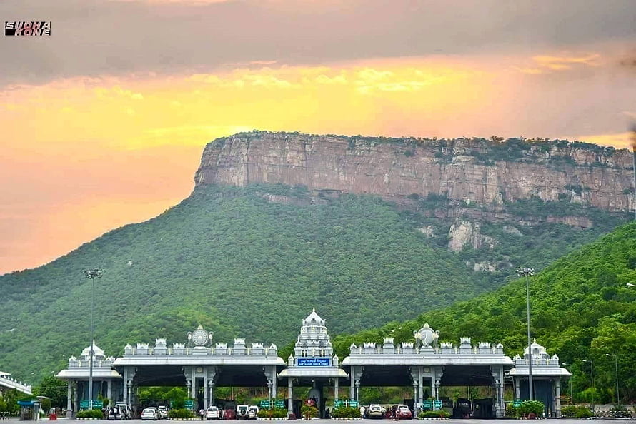 Tirumala Hills and Alipiri Toll Plaza at Sunset HD wallpaper