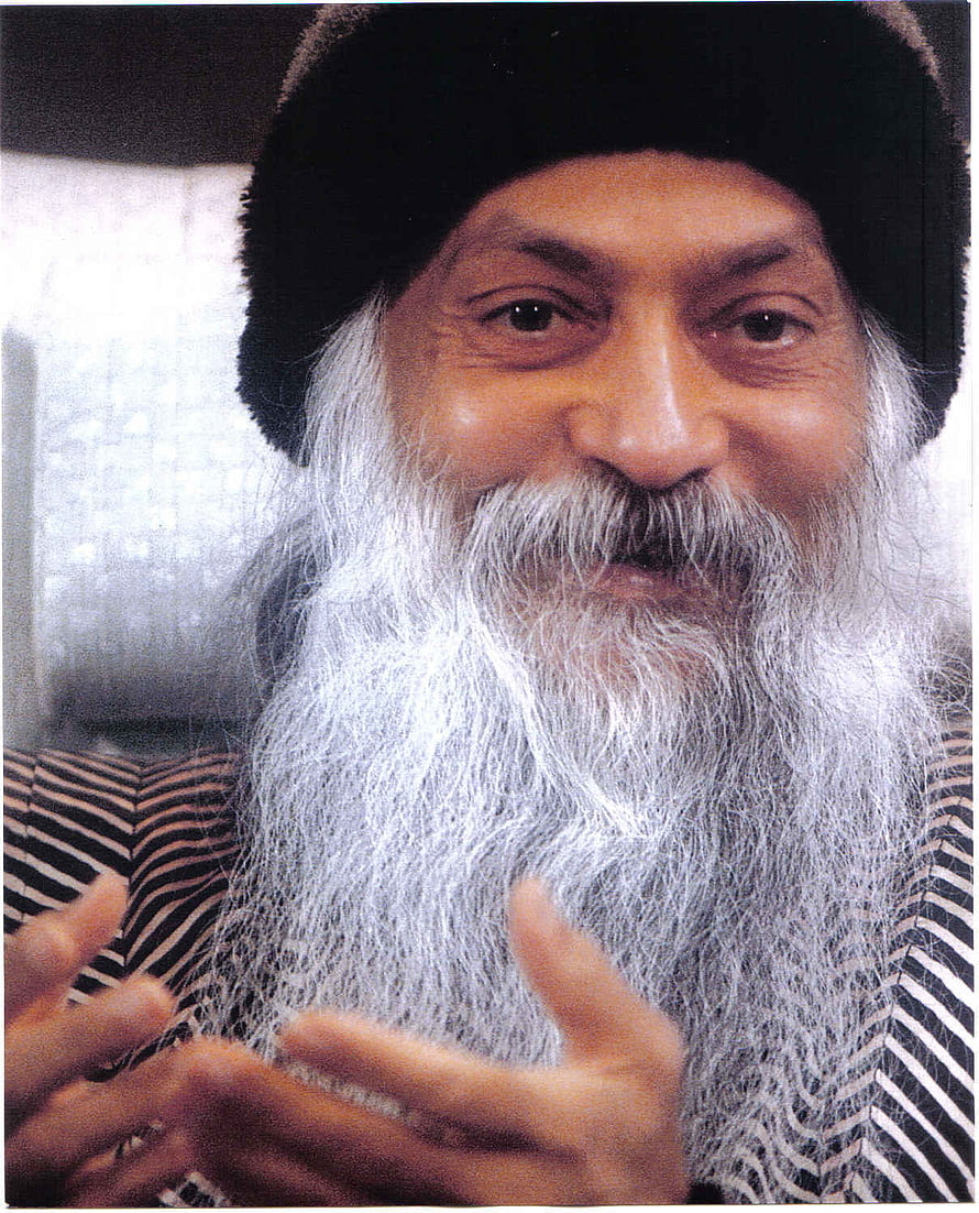 Portrait of Sadhguru with long white beard and black beanie smiling HD phone wallpaper