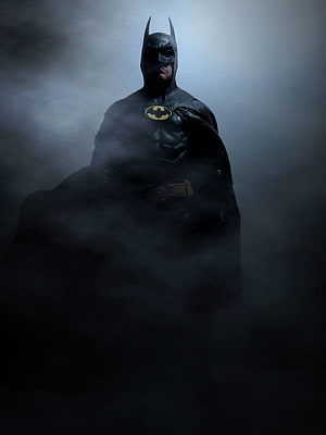 Michael Keaton Batman 1989 NECA 1/4 Scale Collectible Figure in Dramatic Fog, Batman 1989 Michael Keaton 1/4 Neca, batman michael keaton HD phone wallpaper