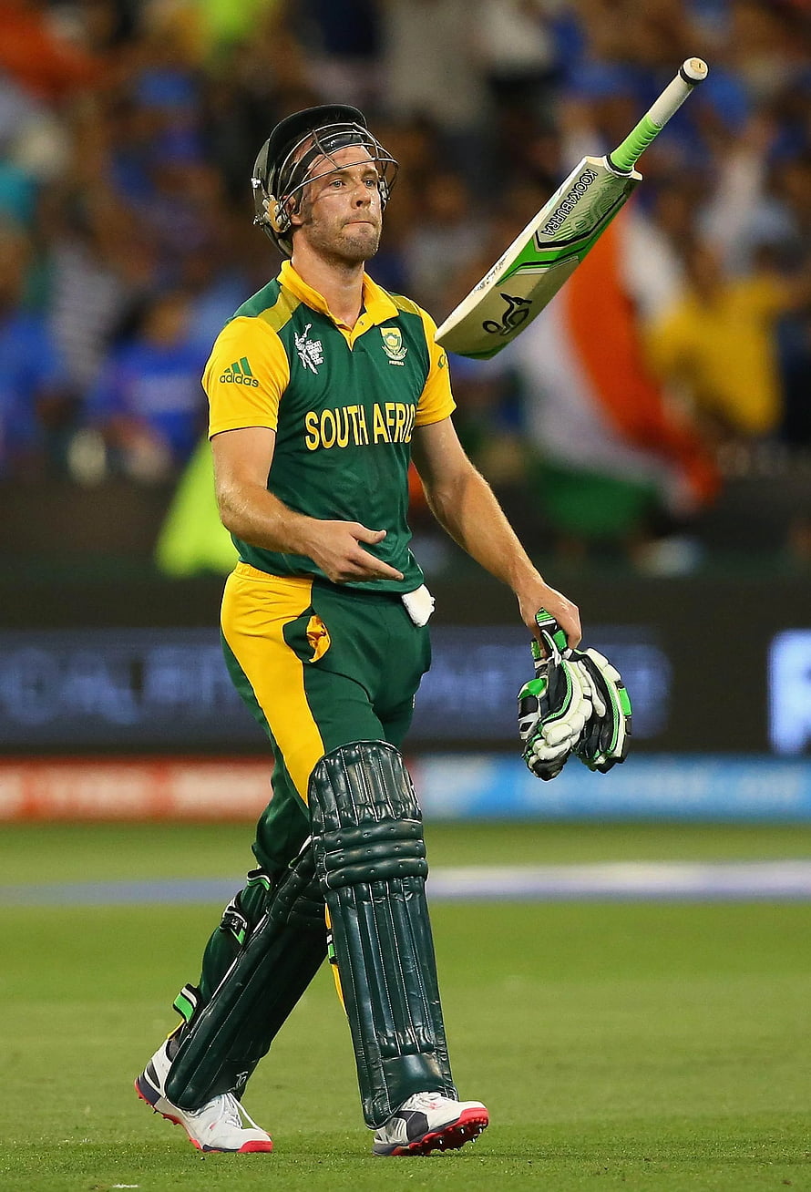 Hashim Amla South Africa Cricket Player Walking On Field With Bat HD phone wallpaper