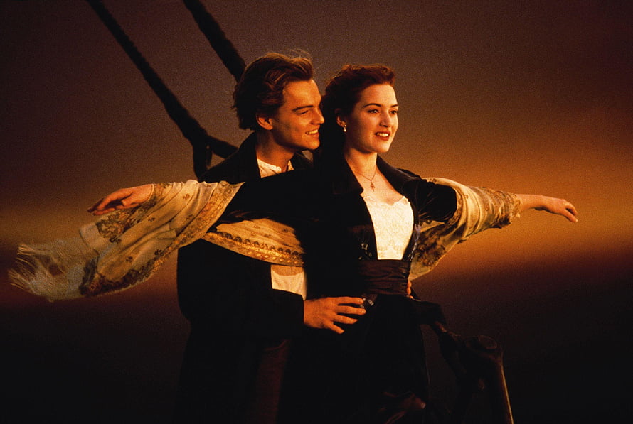 Titanic Jack and Rose Embracing on the Ship's Bow at Sunset HD wallpaper