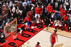 Toronto Raptors NBA Playoffs Team Huddle On Court HD wallpaper