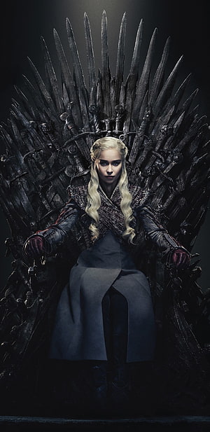 Daenerys Targaryen Sitting on the Iron Throne in Game of Thrones HD phone wallpaper