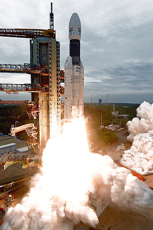 ISRO PSLV Rocket Launching From Satish Dhawan Space Centre With Massive Smoke Plume HD phone wallpaper