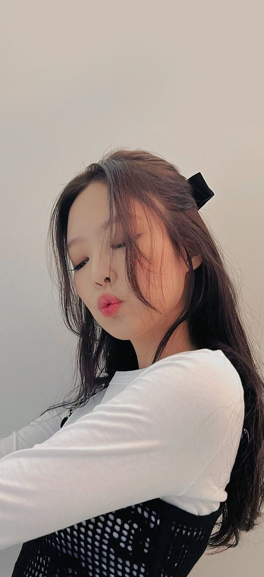 Jennie Blackpink Portrait in White Top and Black Mesh Vest with Hair Bow HD phone wallpaper