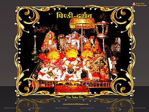 Maa Vaishno Devi Temple Shrine Adorned With Flowers And Gold Ornamentation HD wallpaper