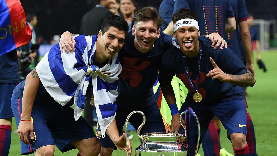 MSN Trio Messi Suarez Neymar Celebrating Champions League Trophy Victory HD wallpaper