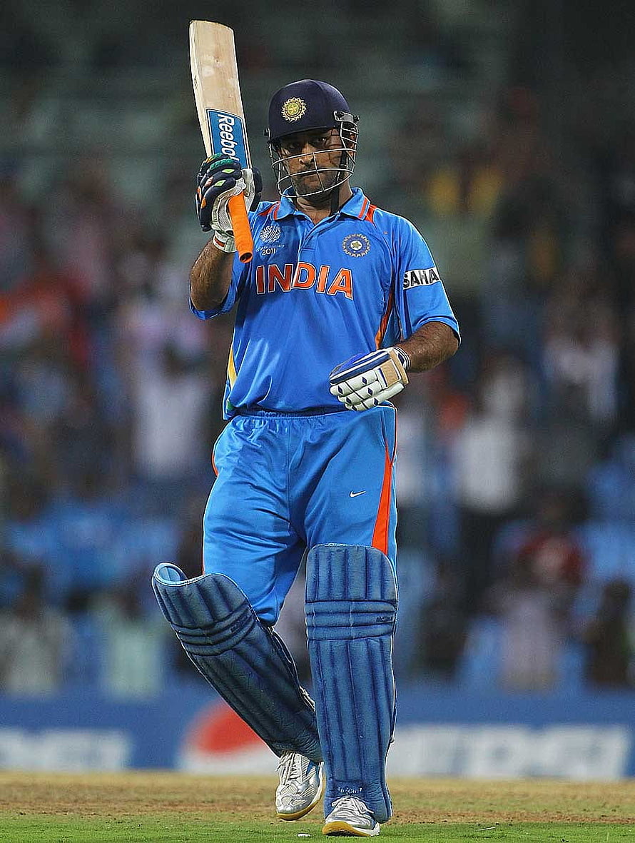 Mahendra Singh Dhoni in India Cricket Kit Holding Bat During Match HD phone wallpaper