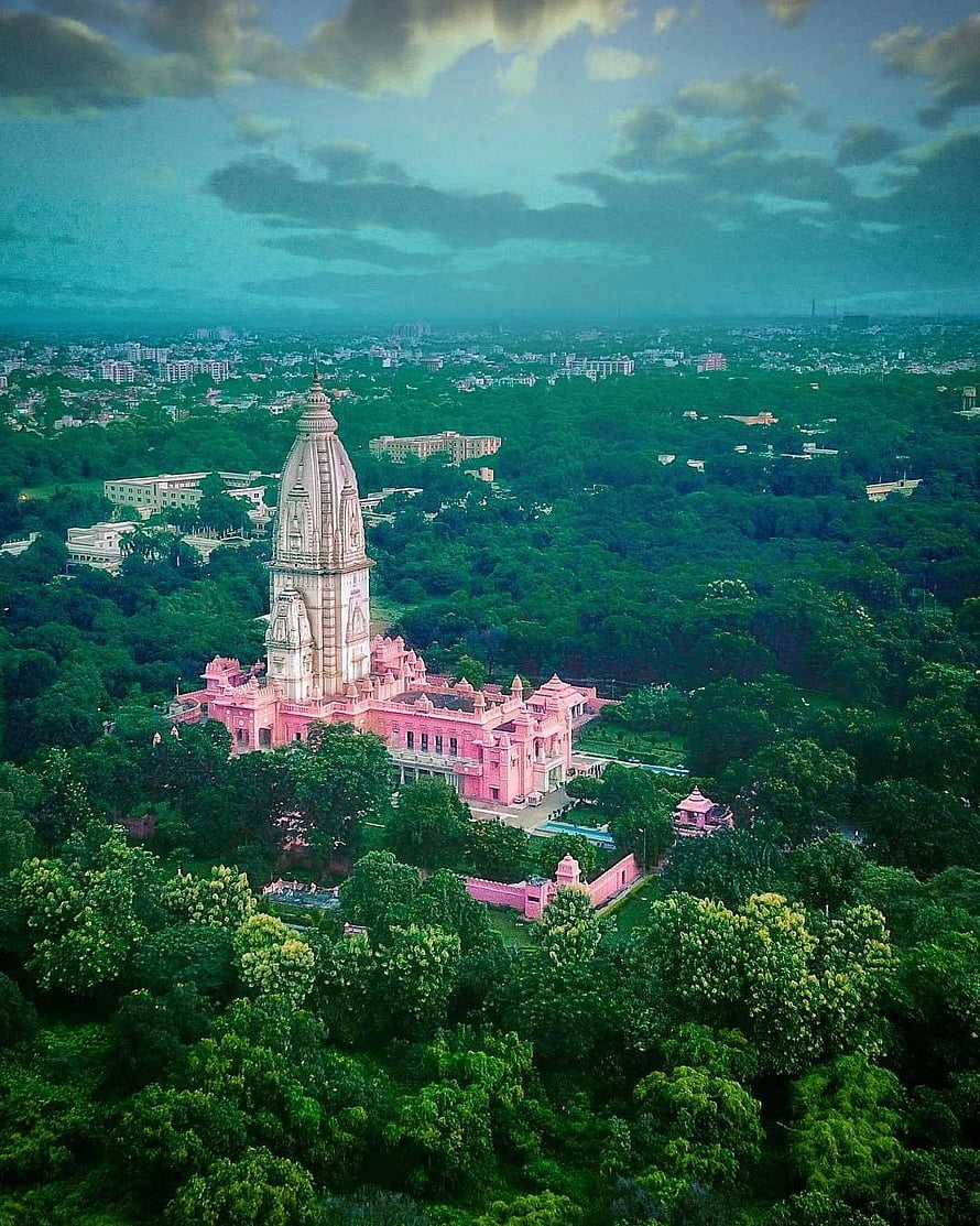 Aerial View of Kashi Vishwanath Temple Complex in Varanasi Surrounded by Lush Greenery HD phone wallpaper