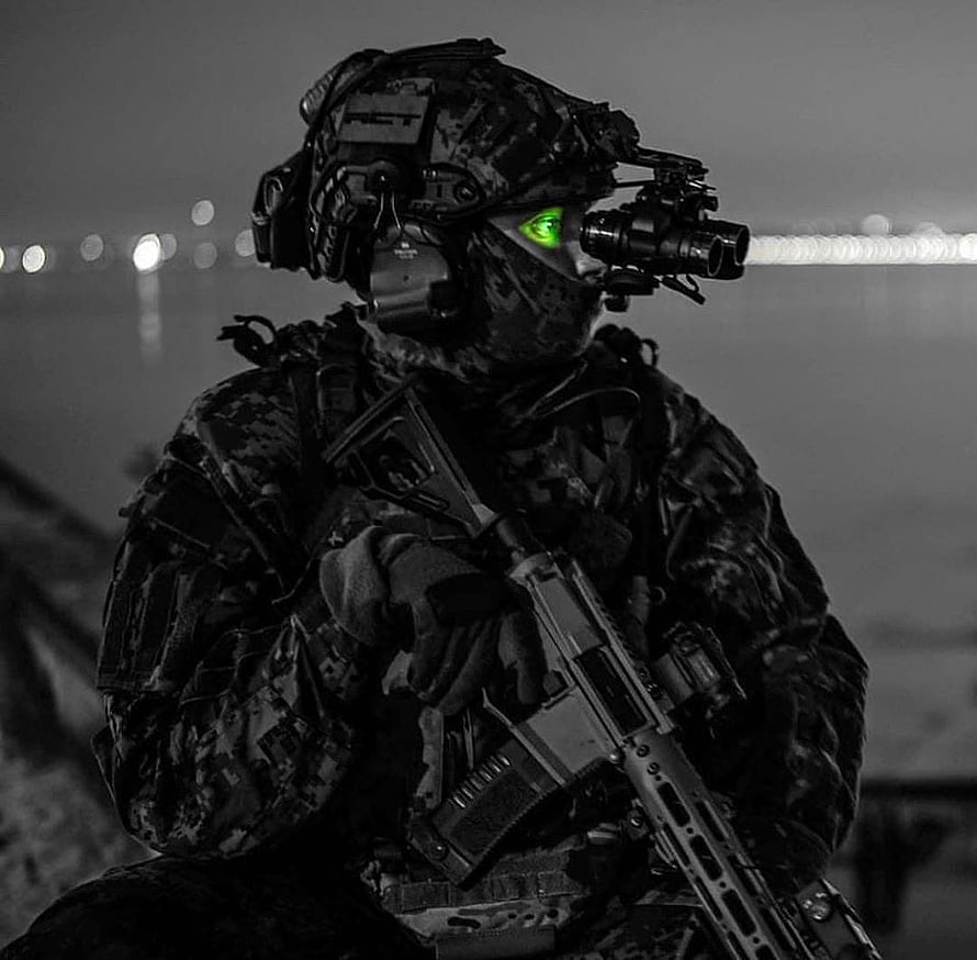 Special Forces Soldier With Night Vision Goggles And Rifle At Night HD wallpaper