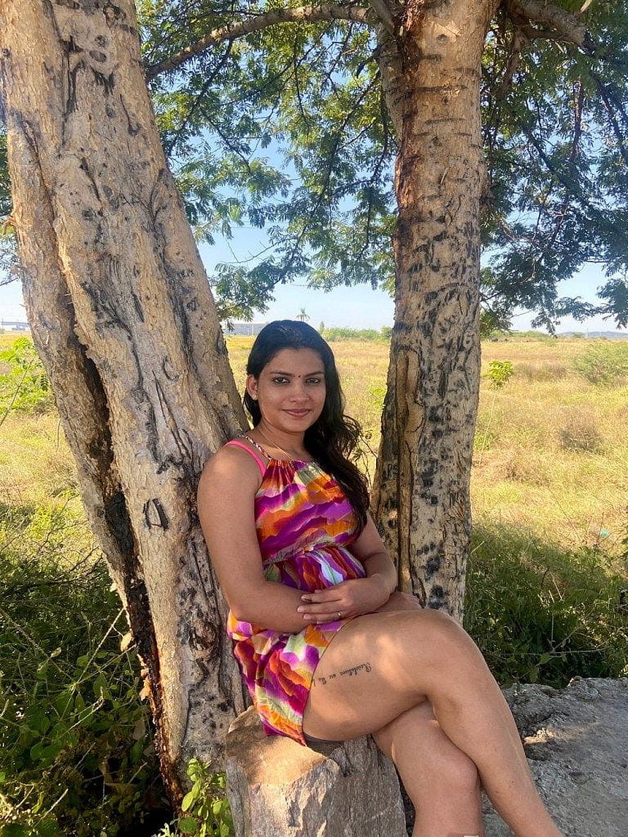 Woman in Colorful Dress Sitting Under Tree in Field, Resmi R Nair 4 Glamorous , Wiki, Age, And Biography, reshmi nair HD phone wallpaper