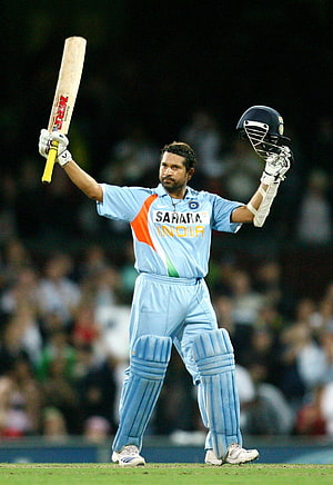 Sachin Tendulkar Celebrating with Bat and Helmet in India Cricket Kit HD phone wallpaper