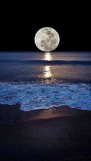 Full Moon Rising Over Ocean Waves With Shimmering Reflection On Dark Beach HD phone wallpaper