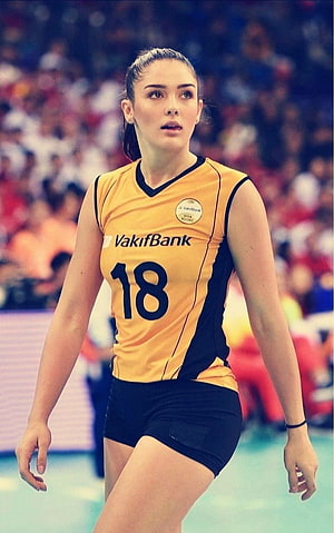 Zehra Gunes in VakifBank Volleyball Jersey Number 18 on Court HD phone wallpaper