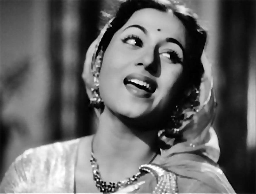 Madhubala Classic Black and White Portrait in Traditional Indian Attire HD wallpaper