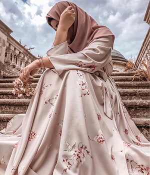 Elegant Woman in Floral Maxi Dress and Hijab Sitting on Stone Stairs, 100 STYLISH HIJAB DP S...., burkha girl HD phone wallpaper
