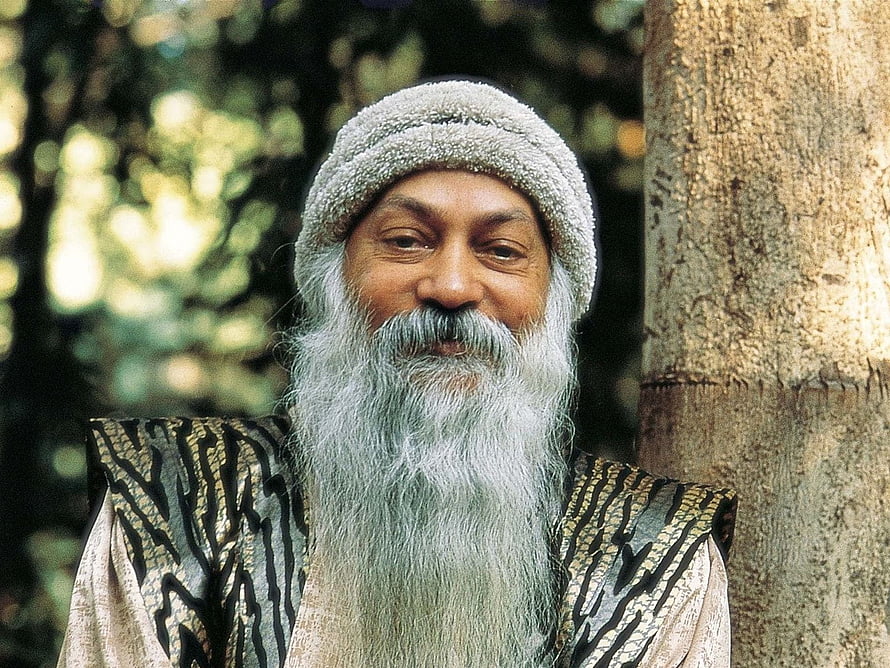 Osho Portrait in Traditional Attire with Long White Beard and Turban HD wallpaper