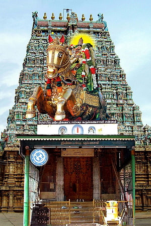 Kallalagar Temple Gopuram with Golden Horse Statue in Tamil Nadu HD phone wallpaper