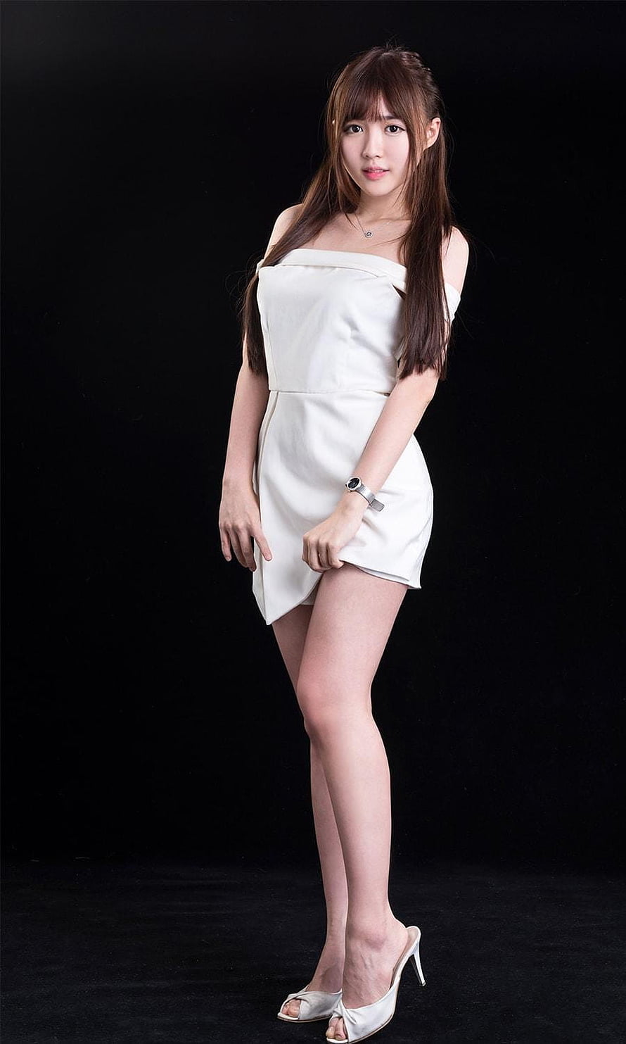 Elegant Asian Woman in White Off-Shoulder Mini Dress and High Heels, Foto Cewek Cantik HOT para Android, cewe cantik HD phone wallpaper