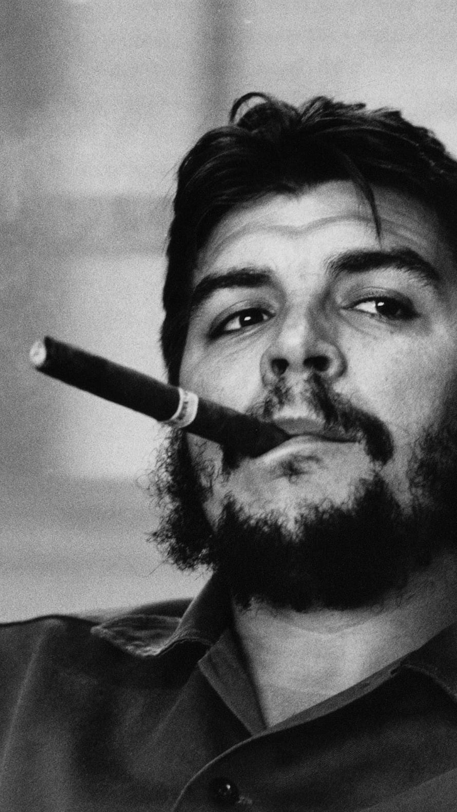 Che Guevara Black and White Portrait with Cigar HD phone wallpaper