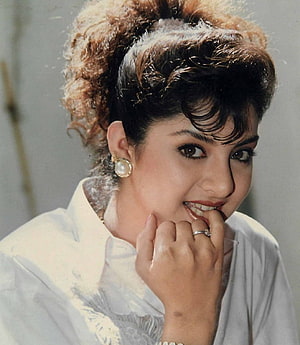Divya Bharti Vintage Portrait with Curly Hair and Pearl Earrings HD phone wallpaper