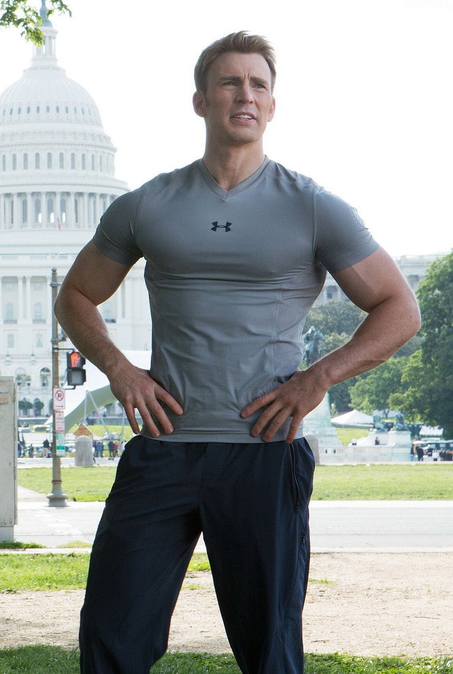 Chris Evans as Steve Rogers in athletic wear standing before the U.S. Capitol dome HD phone wallpaper