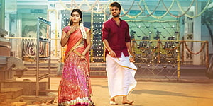 Geetha Govindam Movie Still Featuring Traditional Indian Couple in Temple Setting HD wallpaper