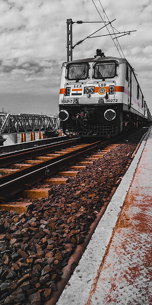 Indian Railways WAP-7 Electric Locomotive Arriving at Station Platform HD phone wallpaper