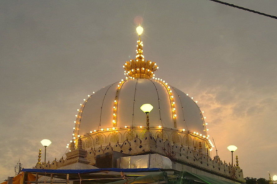 Golden Dome of Golden Temple Illuminated at Dusk HD wallpaper