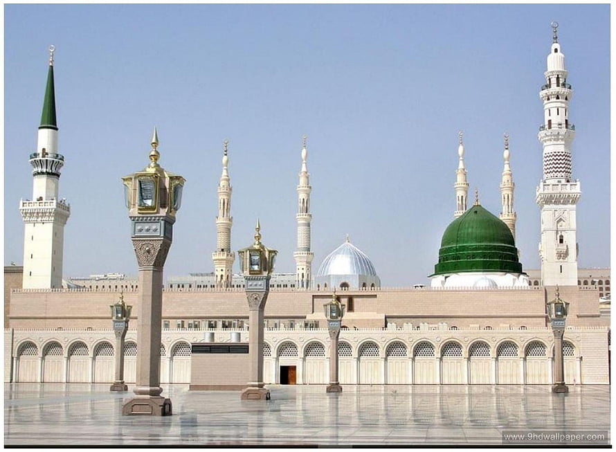 Grand Mosque of Medina with Green Dome and Minarets Under Clear Sky HD wallpaper