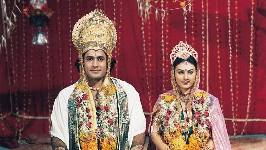 Ramanand Sagar Ramayan Wedding Scene with Traditional Indian Bridal and Groom Attire HD wallpaper