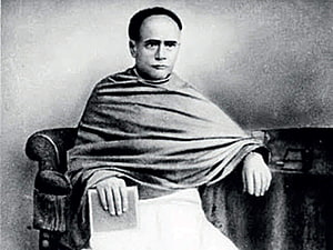 Ishwar Chandra Vidyasagar Historical Portrait in Traditional Bengali Attire HD wallpaper