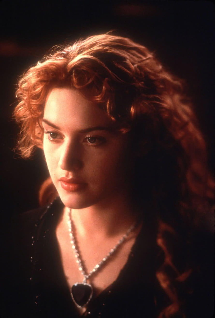 Kate Winslet as Rose in Titanic Dramatic Portrait with Heart Necklace HD phone wallpaper