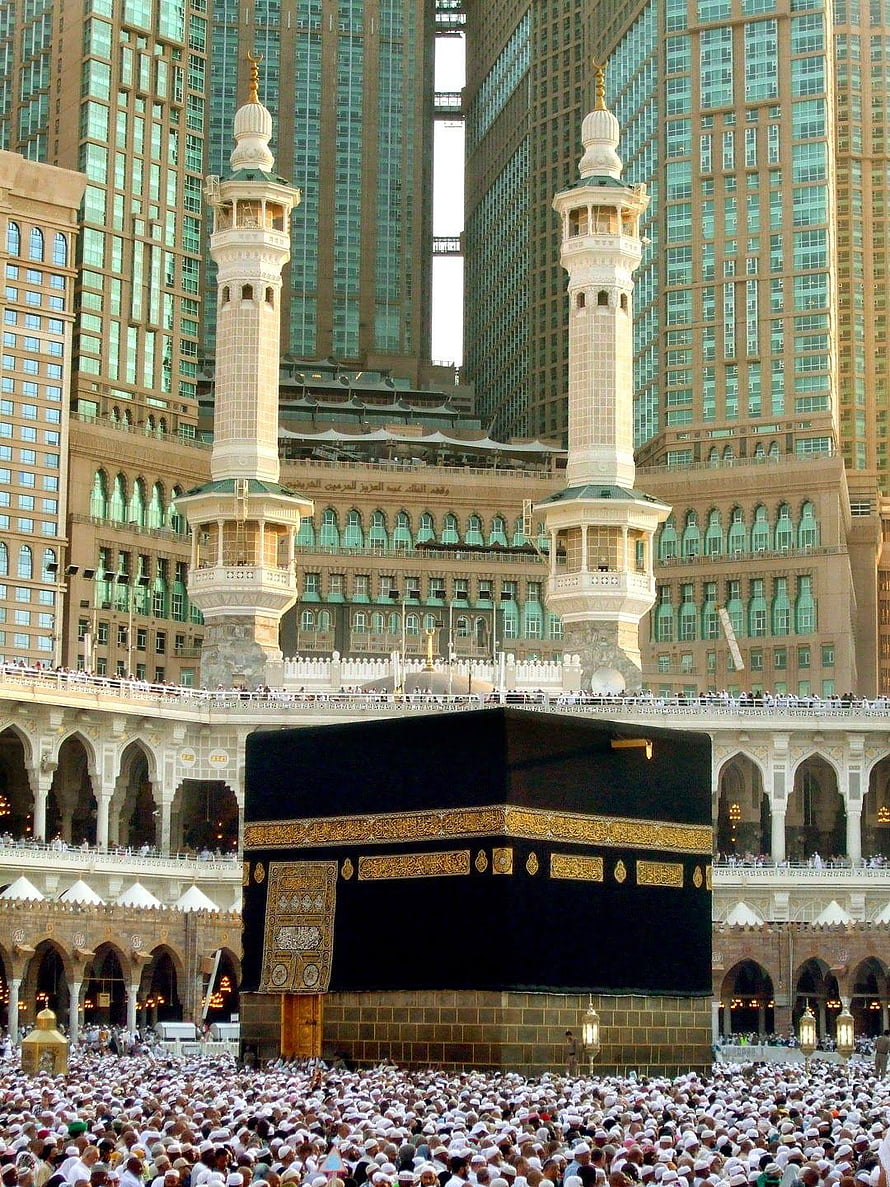 Kaaba in Mecca Surrounded by Pilgrims and Minarets HD phone wallpaper