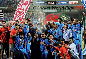 India Cricket Team Celebrating ICC Cricket World Cup 2011 Victory with Trophy HD wallpaper
