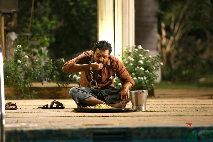 Man in Handcuffs Eating Meal on Floor at Night, Karthi's Khaidi Movie Super Stills, kaithi movie HD wallpaper