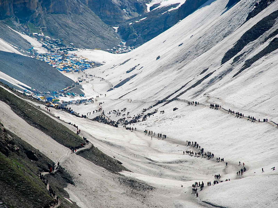 Amarnath Yatra Pilgrims Trekking Through Snowy Mountain Valley HD wallpaper