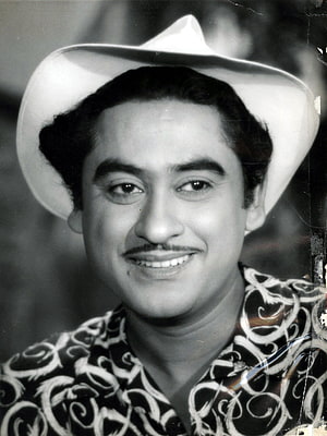 Kishore Kumar Vintage Black and White Portrait in White Hat and Patterned Shirt HD phone wallpaper
