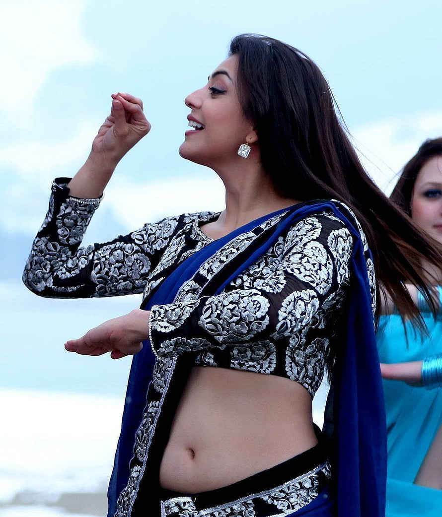 Kajal Agarwal in Black and Blue Embroidered Traditional Outfit HD phone wallpaper
