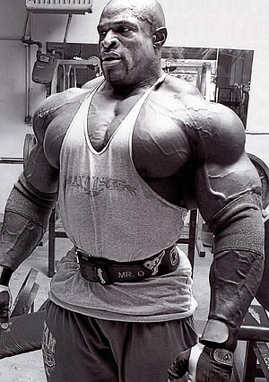 Ronnie Coleman Intense Gym Portrait in Black and White, ronnie coleman bodybuilding, #Ronnie Coleman HD phone wallpaper