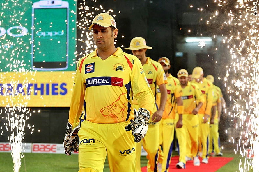 MS Dhoni Leading Chennai Super Kings Players Through Sparkling Tunnel HD wallpaper