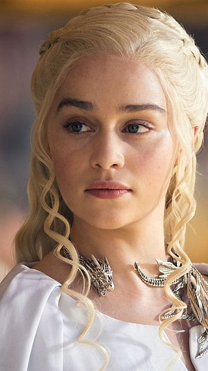 Daenerys Targaryen from Game of Thrones wearing a dragon scale necklace with braided platinum blonde hair HD phone wallpaper