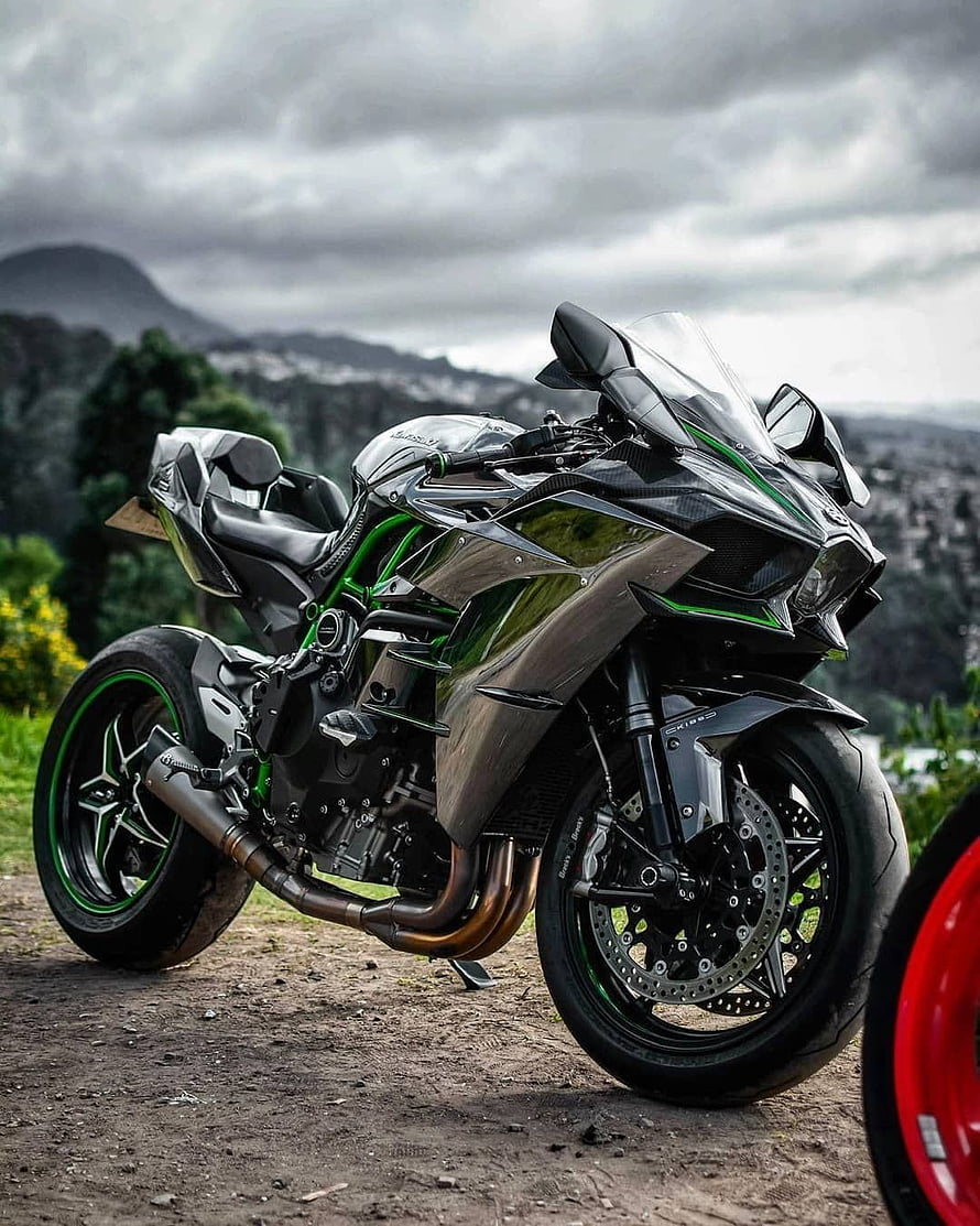 Kawasaki Ninja H2 Carbon Fiber Motorcycle with Green Accents HD phone wallpaper