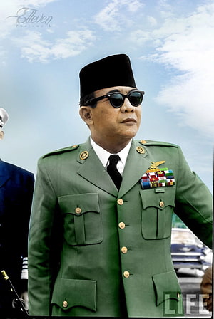 Suharto in Green Military Uniform and Black Sunglasses Portrait HD phone wallpaper